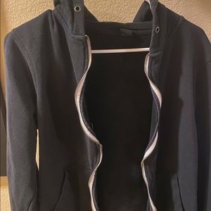 Super comfy black jacket, it’s a medium.